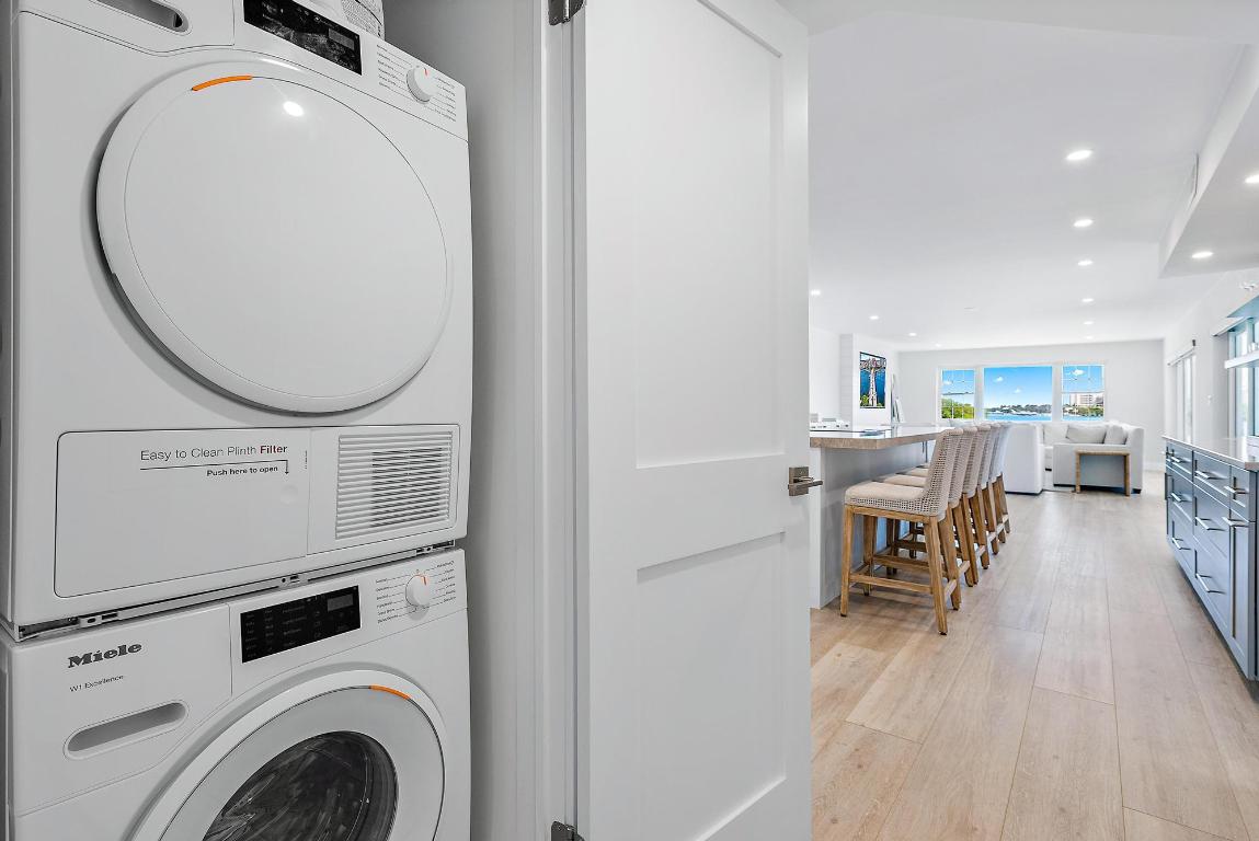 100 Waterway Road 207e