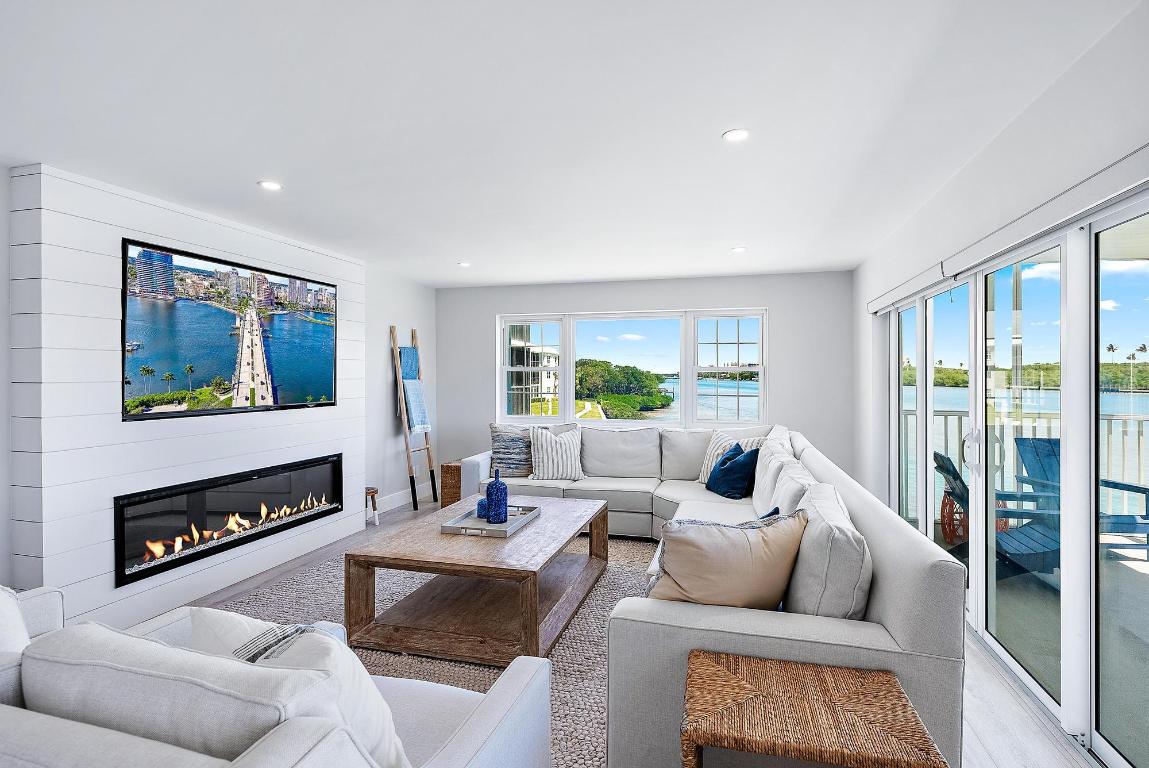 100 Waterway Road 207e