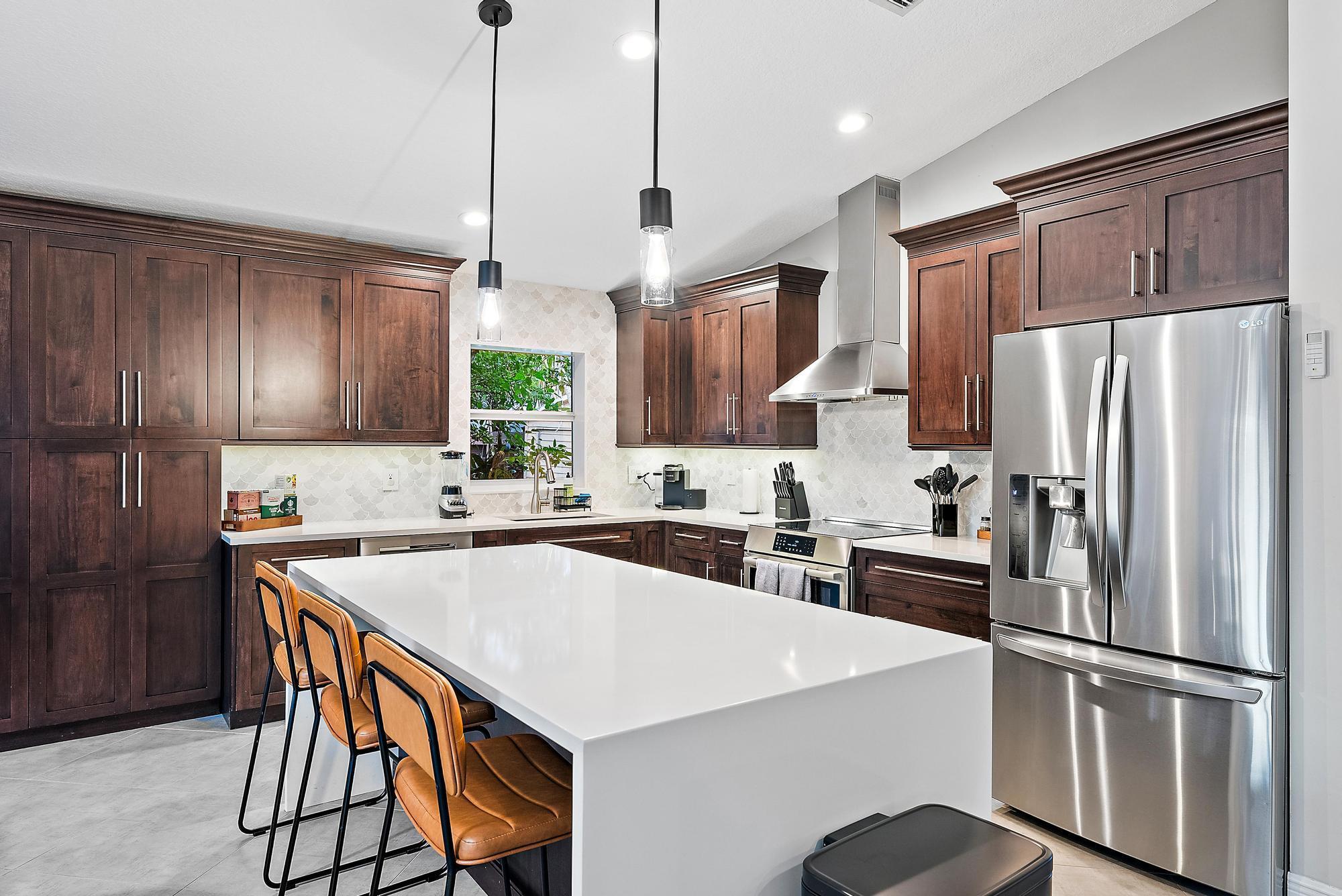 15129 Harriet Avenue