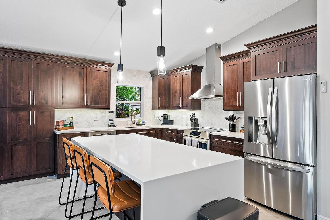 15129 Harriet Avenue