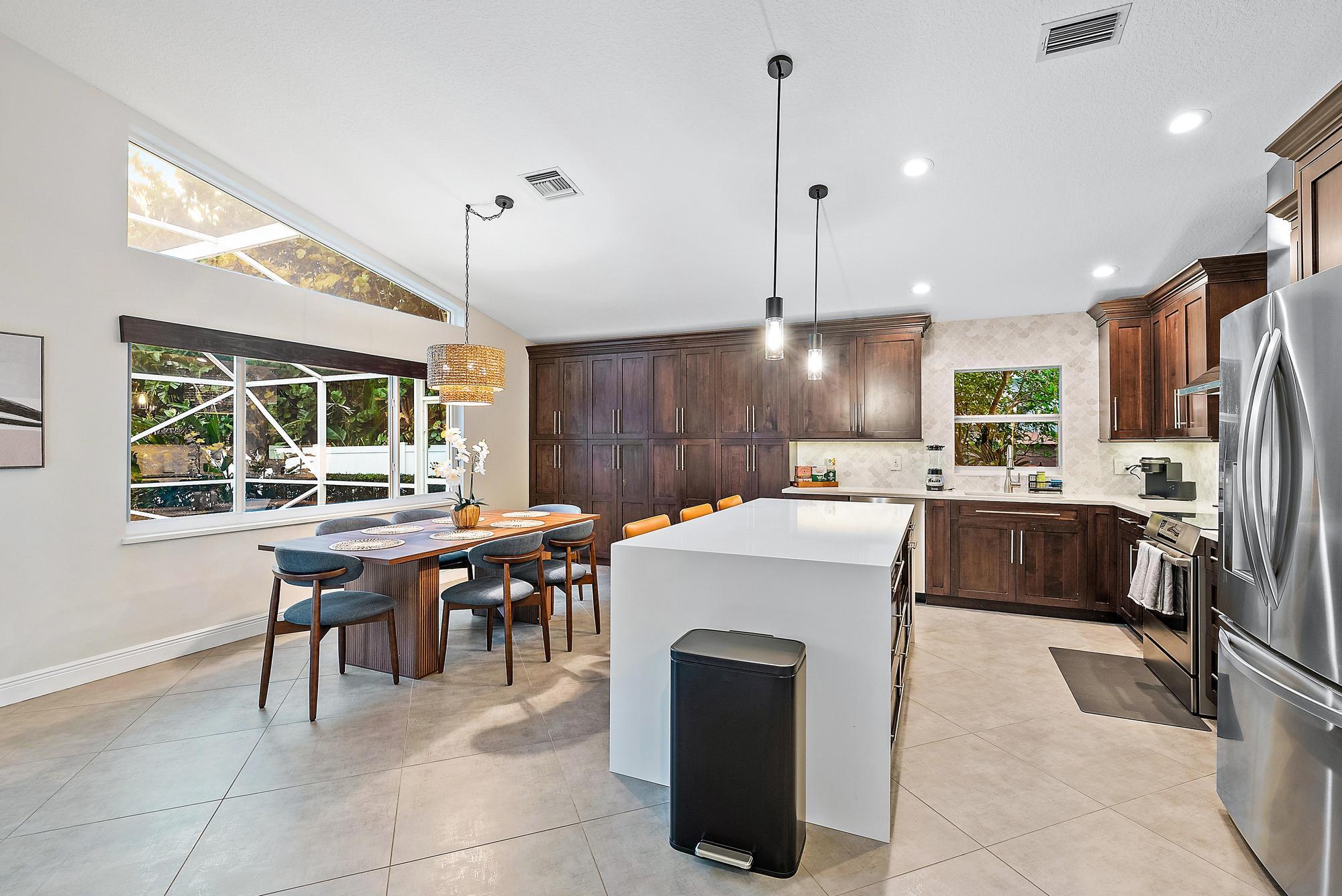 15129 Harriet Avenue