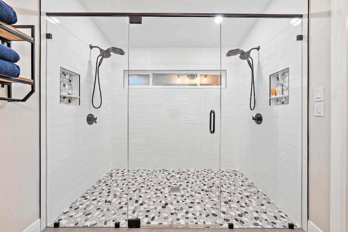 15129 Harriet Avenue