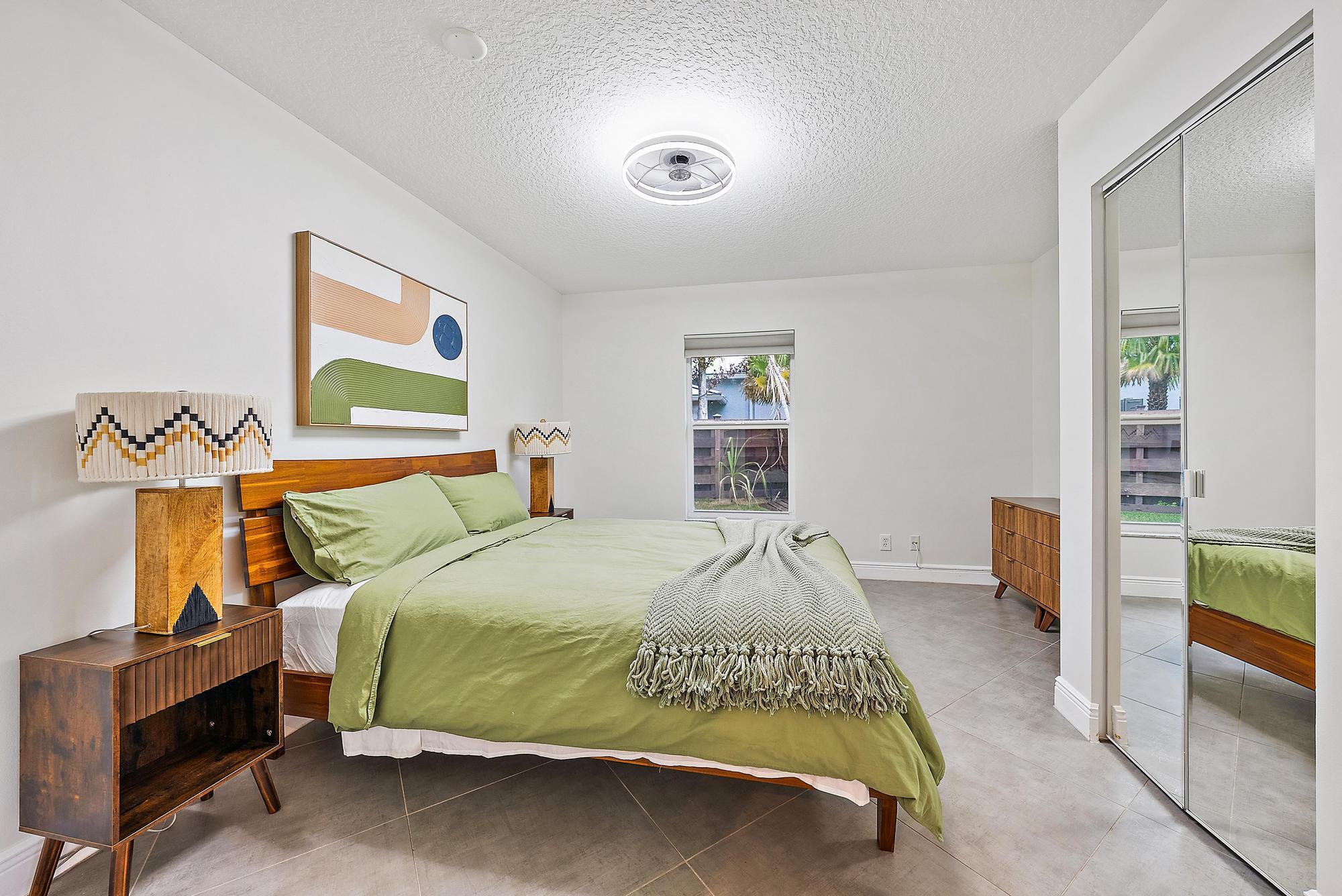 15129 Harriet Avenue