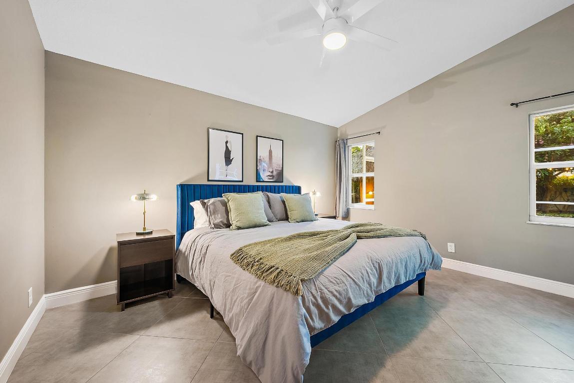 15129 Harriet Avenue