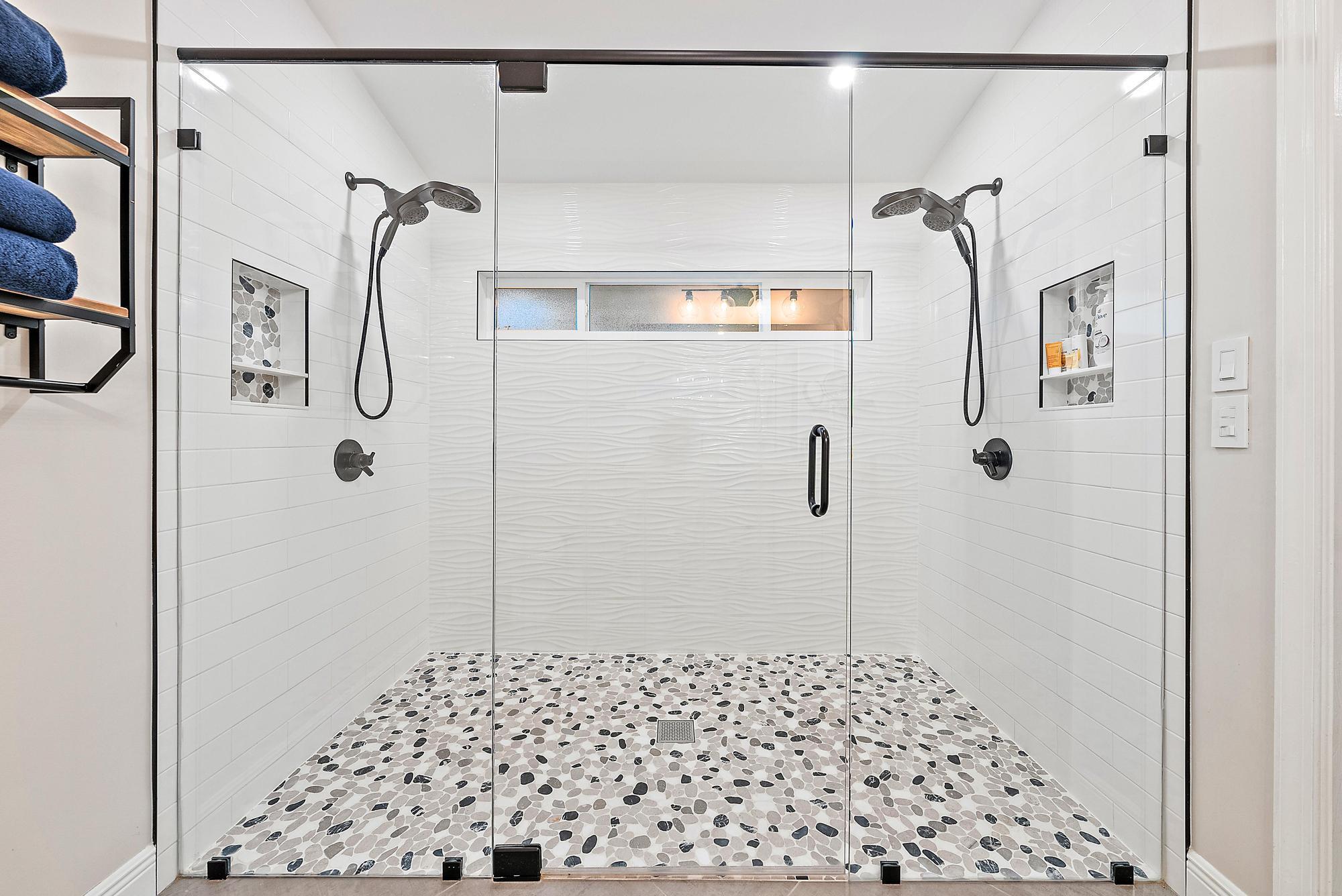 15129 Harriet Avenue