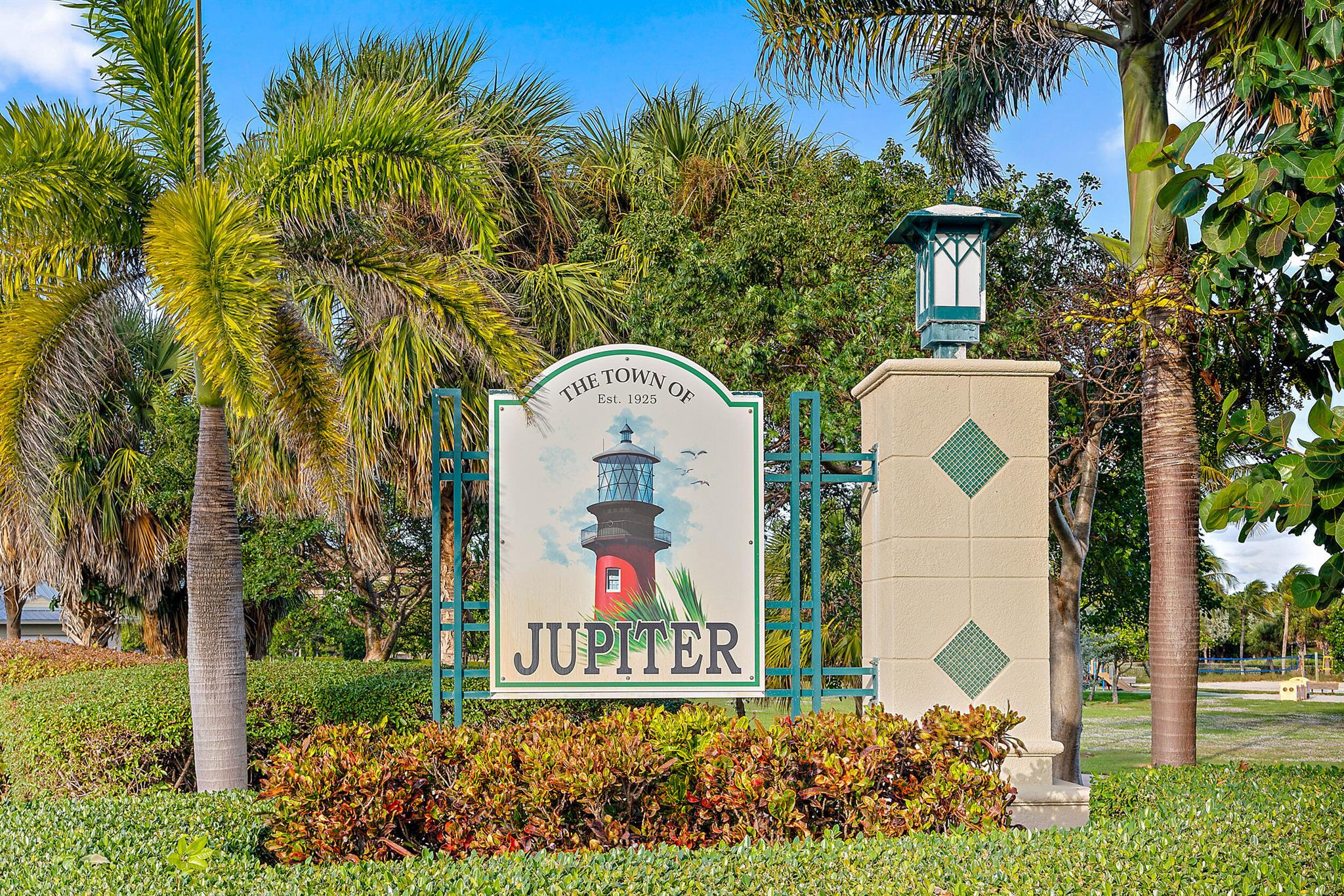 15129 Harriet Avenue