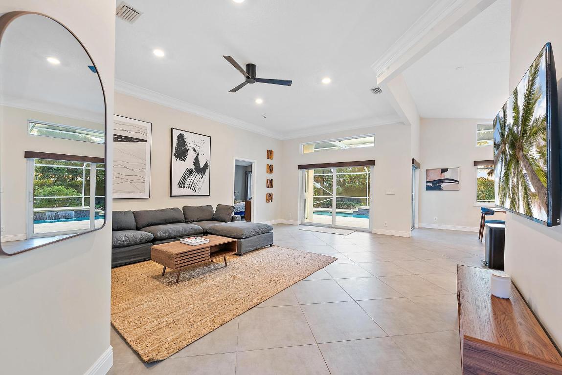 15129 Harriet Avenue