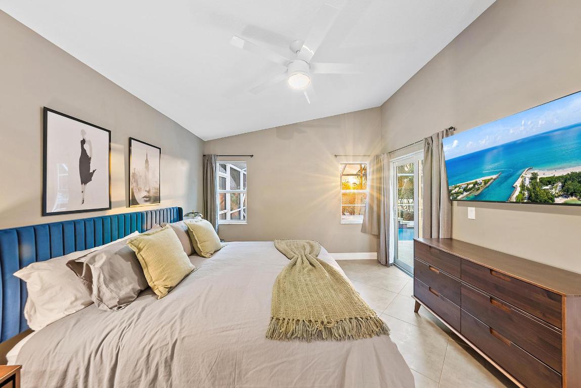 15129 Harriet Avenue