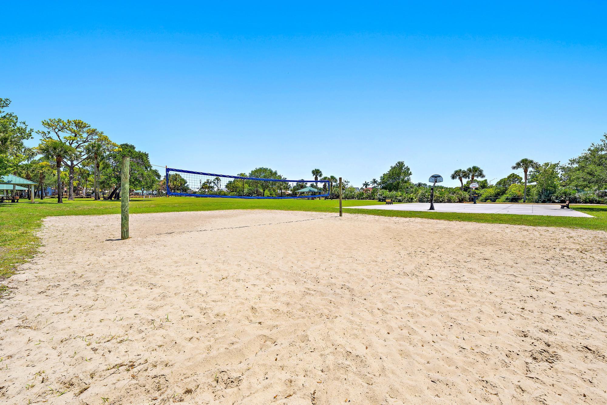 15129 Harriet Avenue