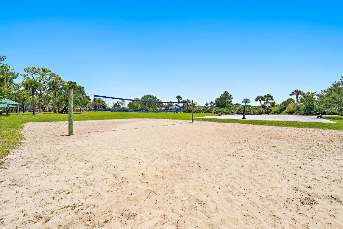 15129 Harriet Avenue