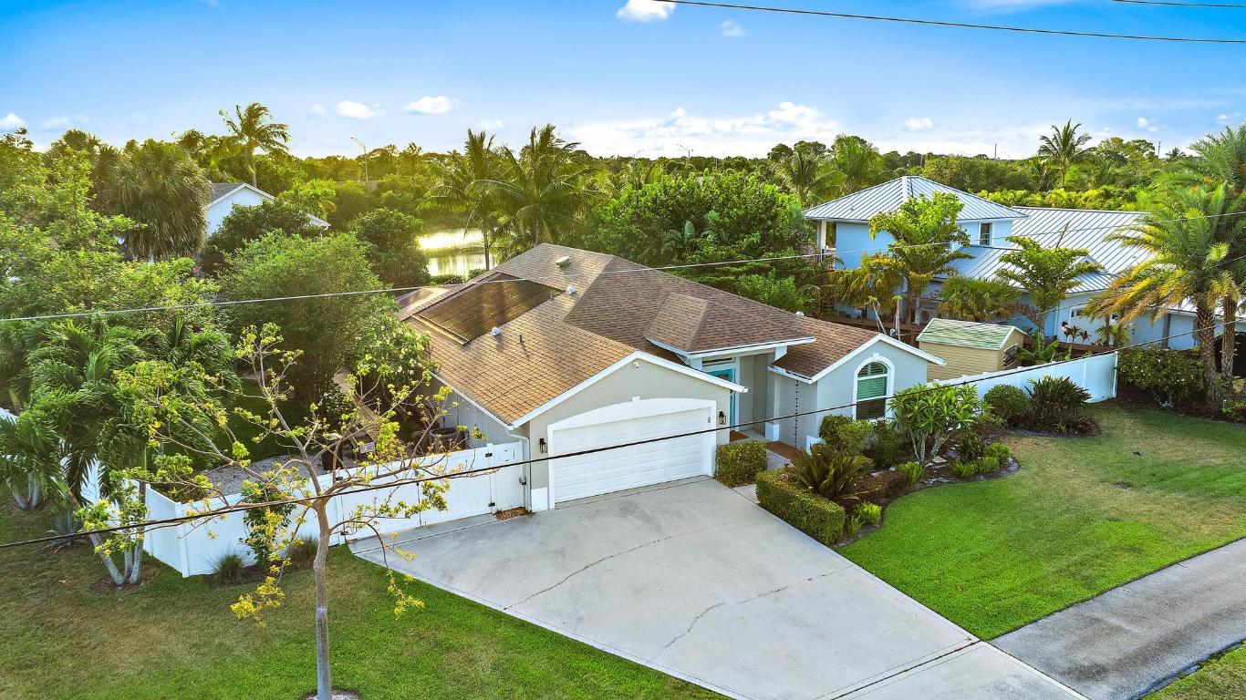 15129 Harriet Avenue