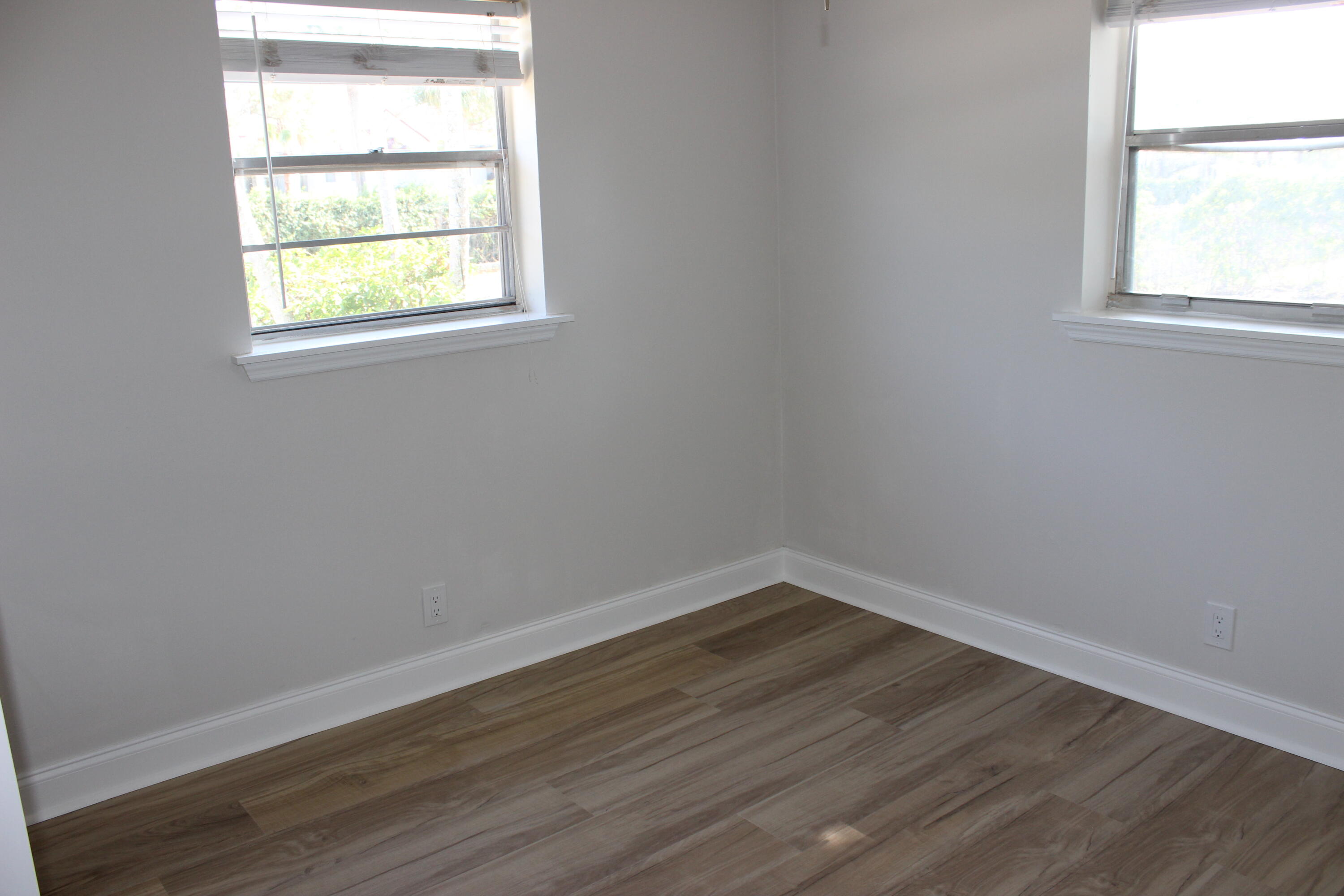 12015 Colony Avenue