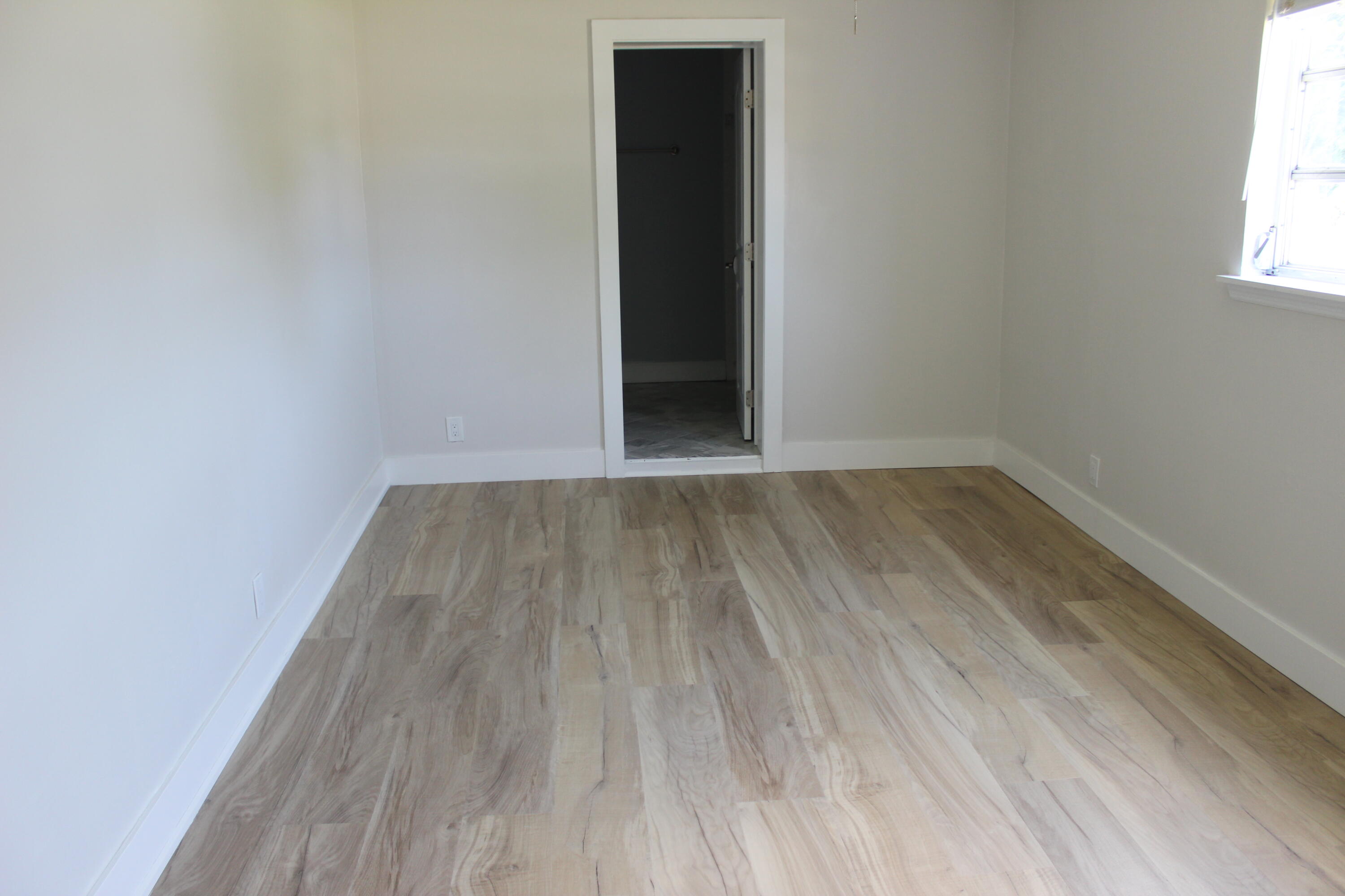 12015 Colony Avenue