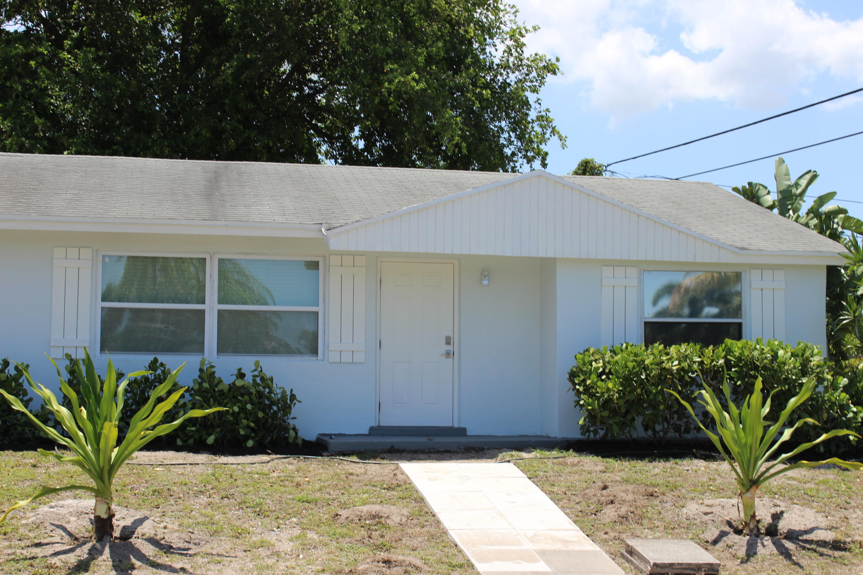 12015 Colony Avenue