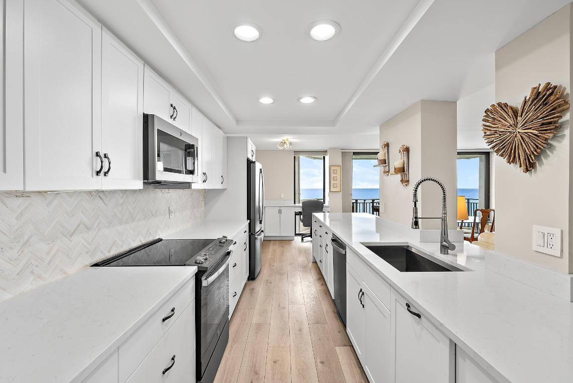 5460 N Ocean Drive Drive #3b