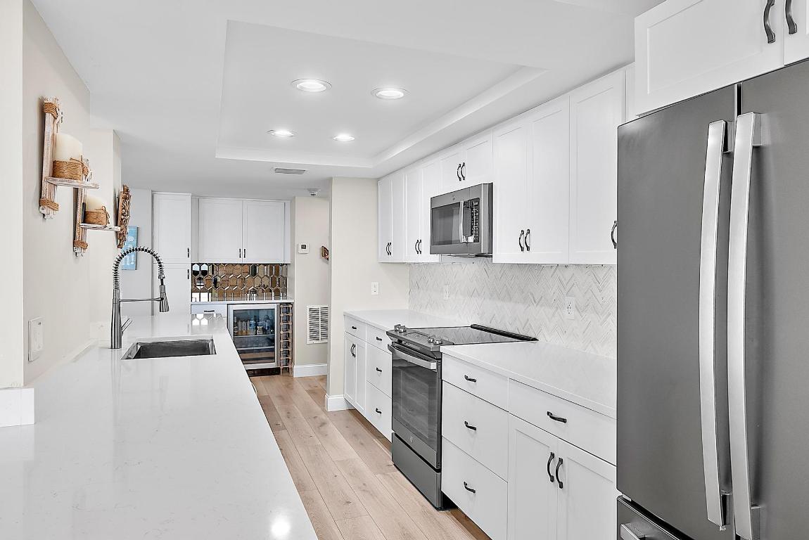 5460 N Ocean Drive Drive #3b