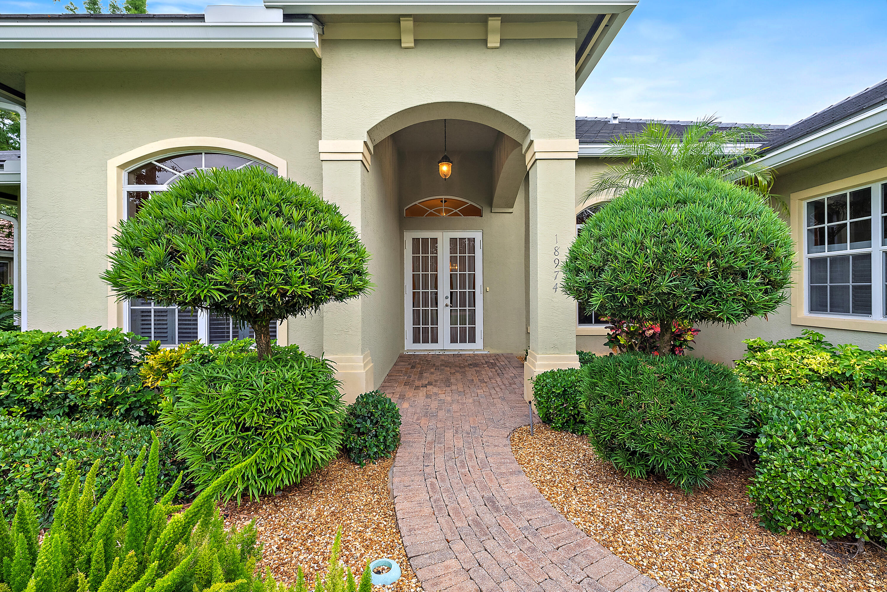 18974 SE River Drive