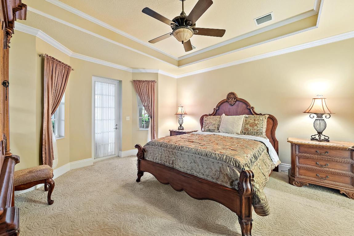 18974 SE River Drive