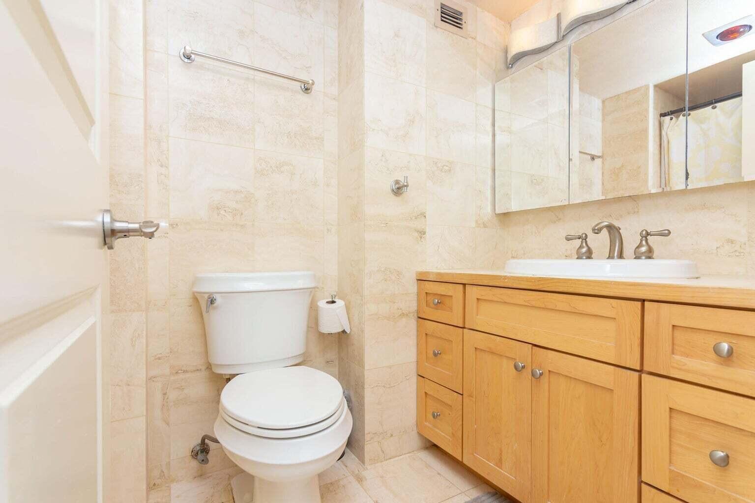 18031 Biscayne Boulevard Ph04