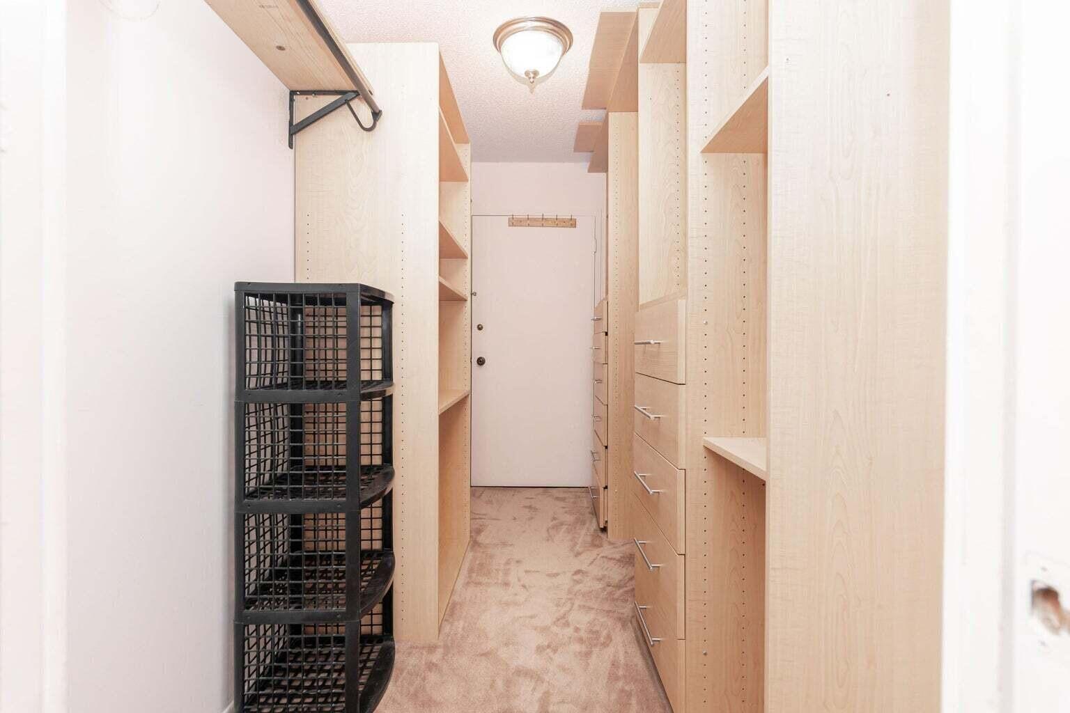 18031 Biscayne Boulevard Ph04