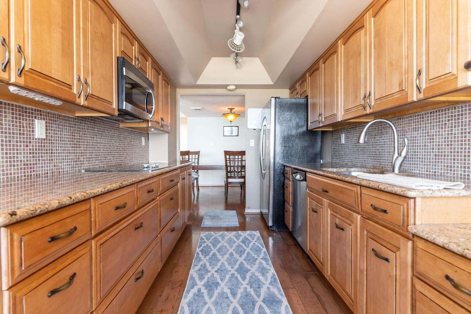 18031 Biscayne Boulevard Ph04