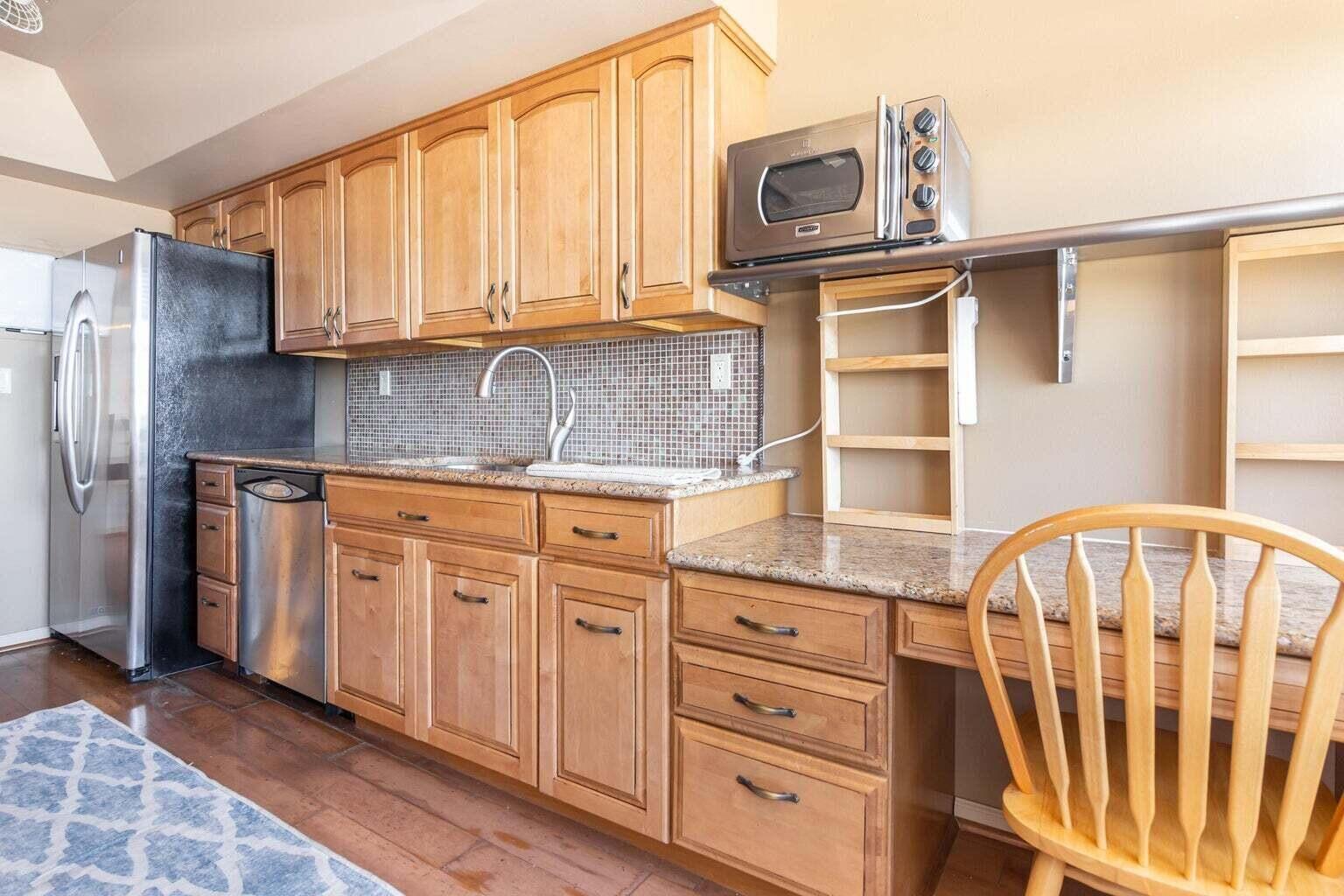 18031 Biscayne Boulevard Ph04