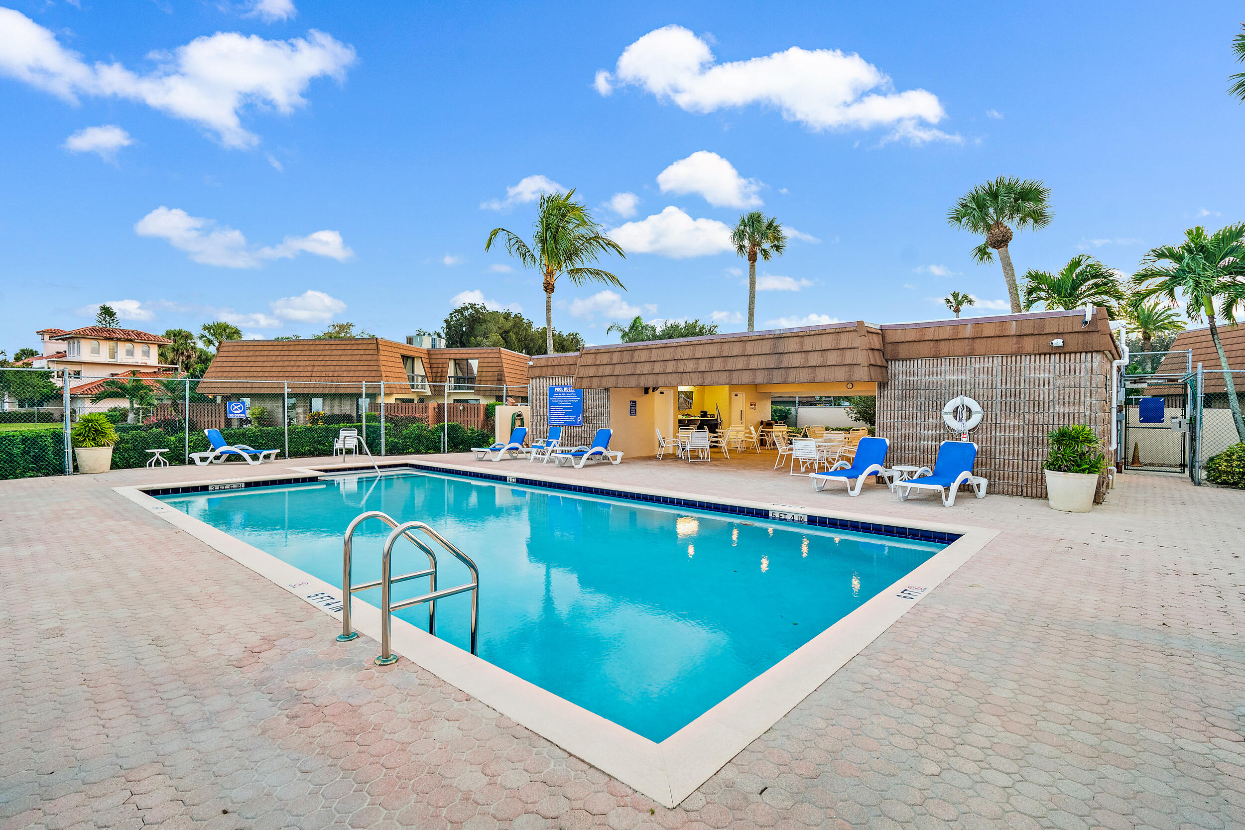 825 Center Street 12d