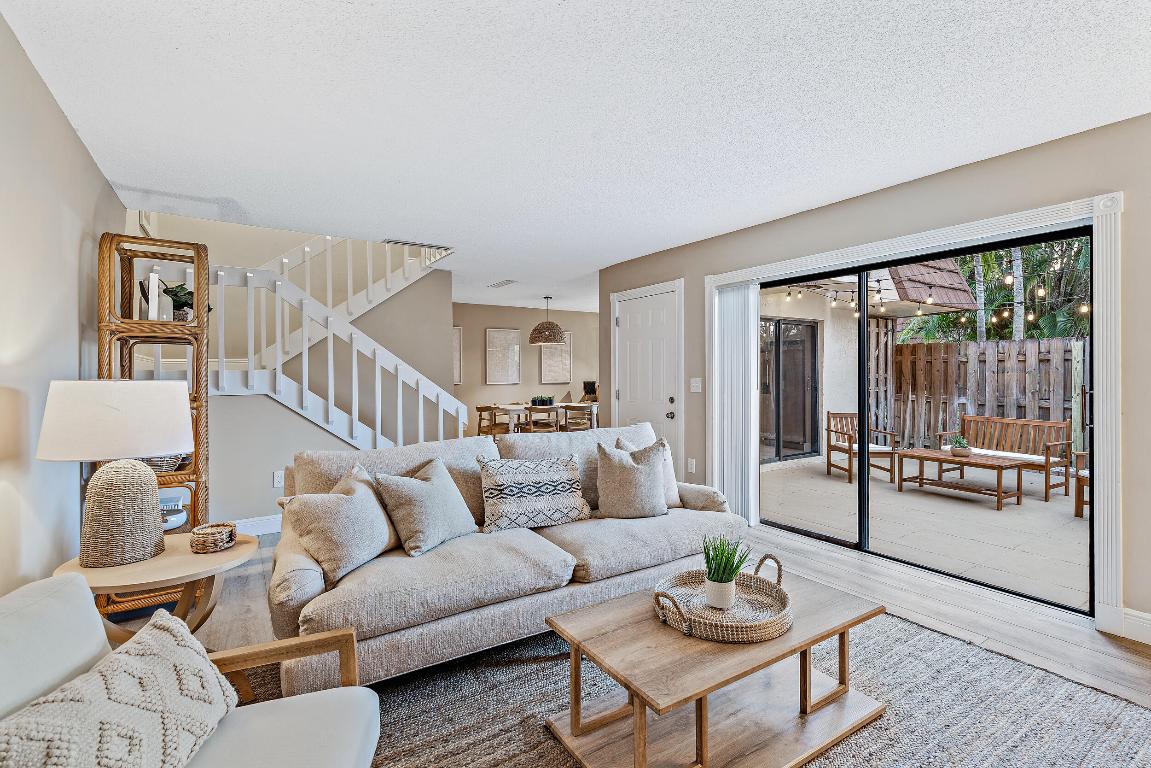 825 Center Street 12d