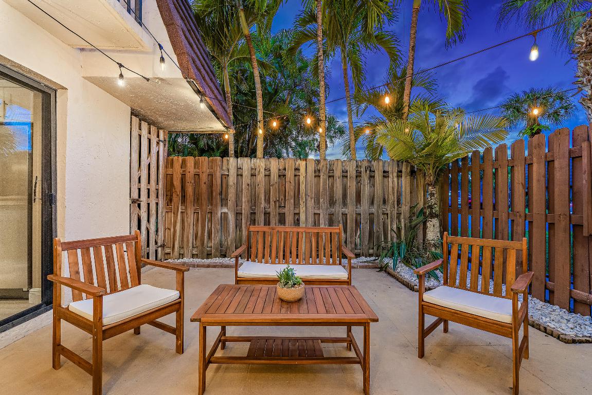 825 Center Street 12d