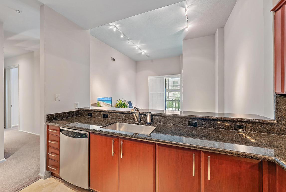 403 S Sapodilla Avenue 110