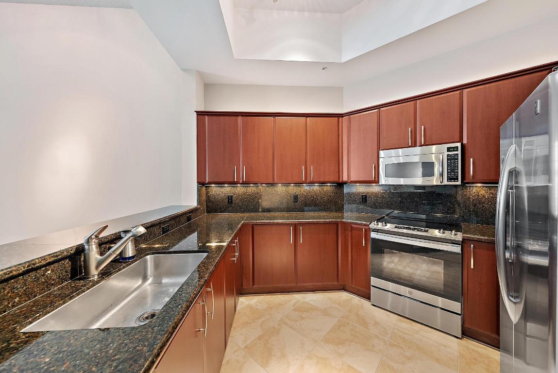 403 S Sapodilla Avenue 110