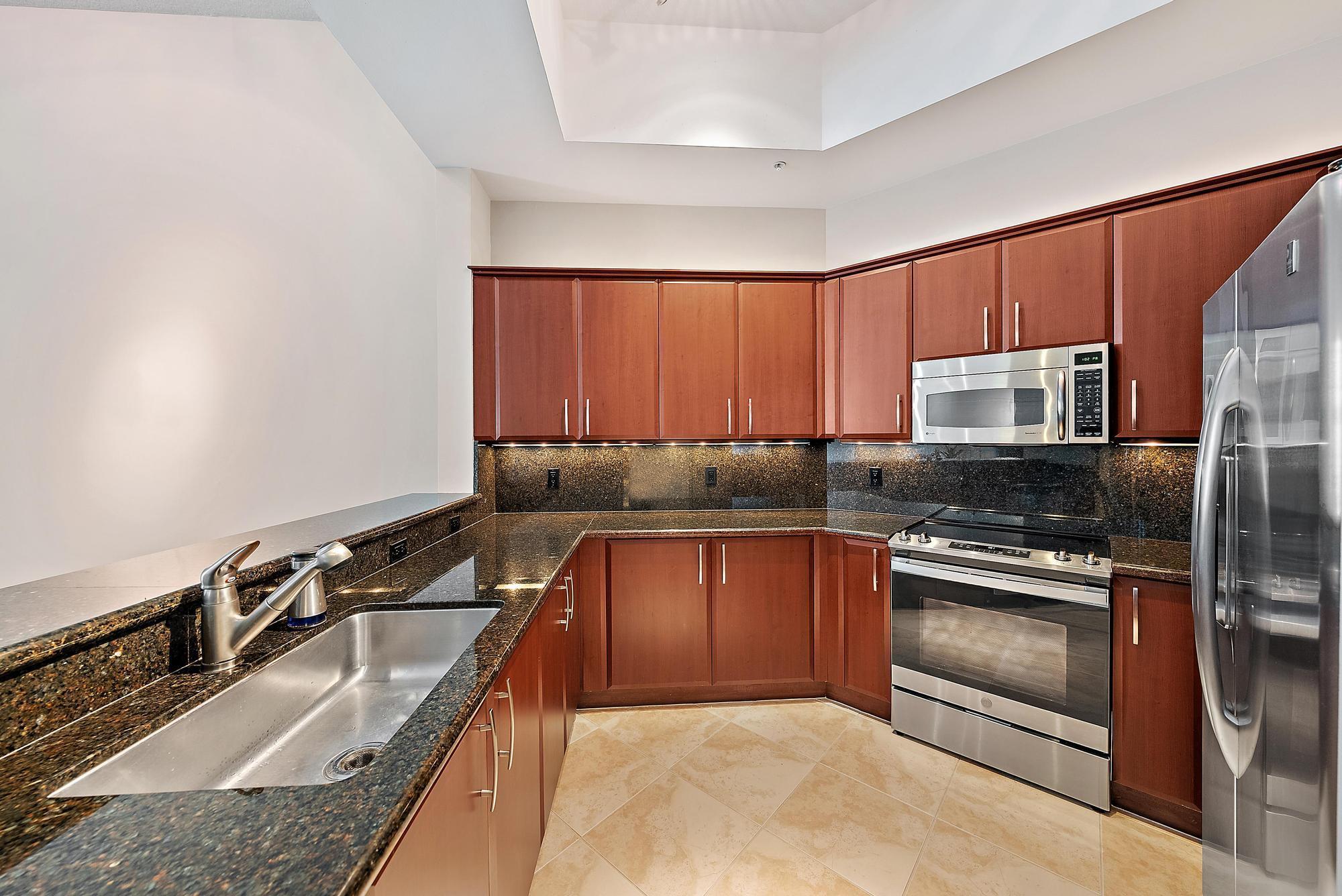 403 S Sapodilla Avenue 110