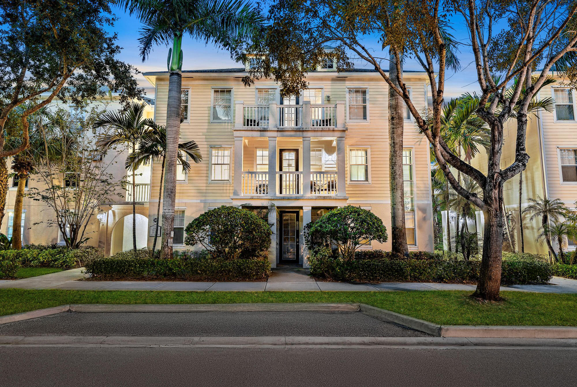 225 Murcia Drive 201