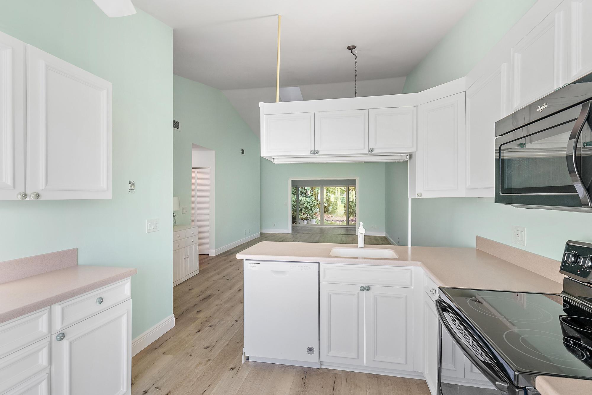 10808 SE Sea Pines Circle