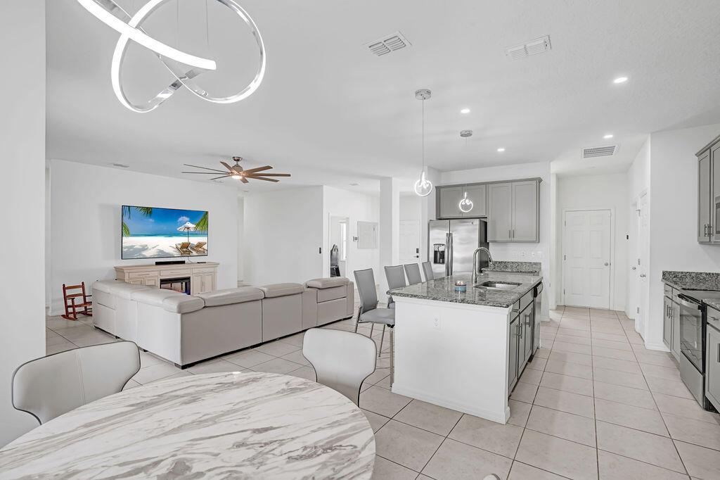 5154 NW North Macedo Boulevard