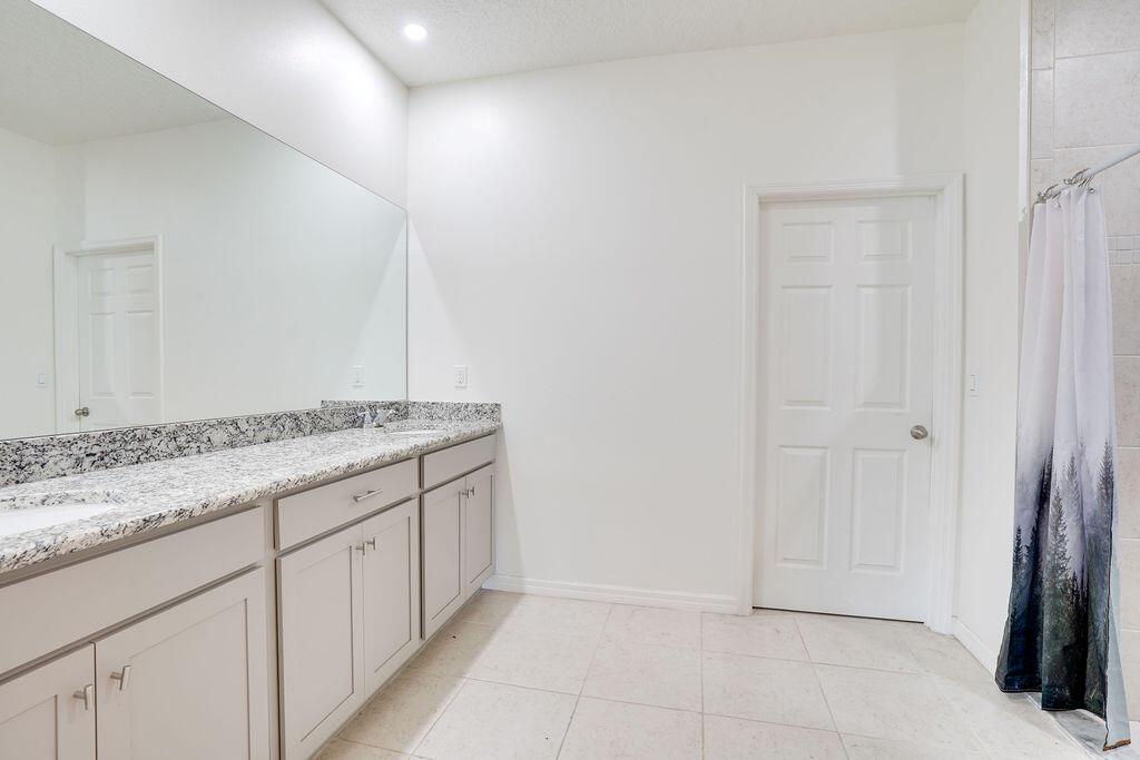 5154 NW North Macedo Boulevard