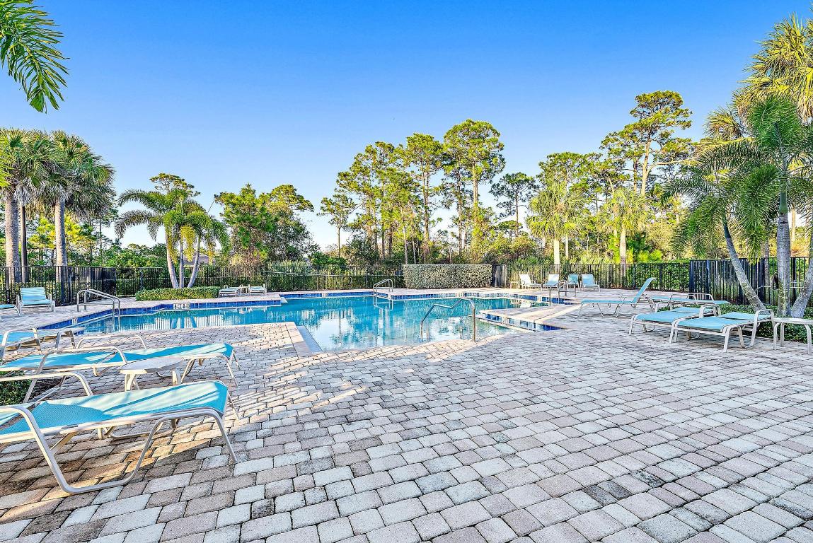 4770 SW Ardsley Drive