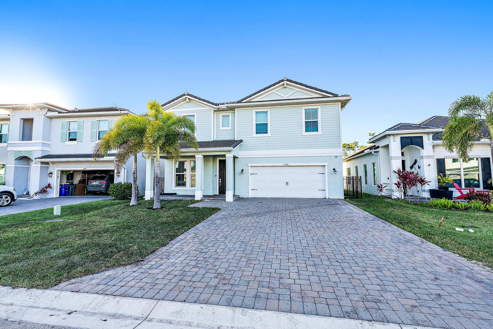 4770 SW Ardsley Drive