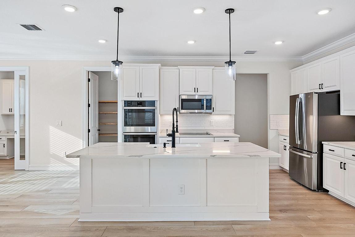 4770 SW Ardsley Drive