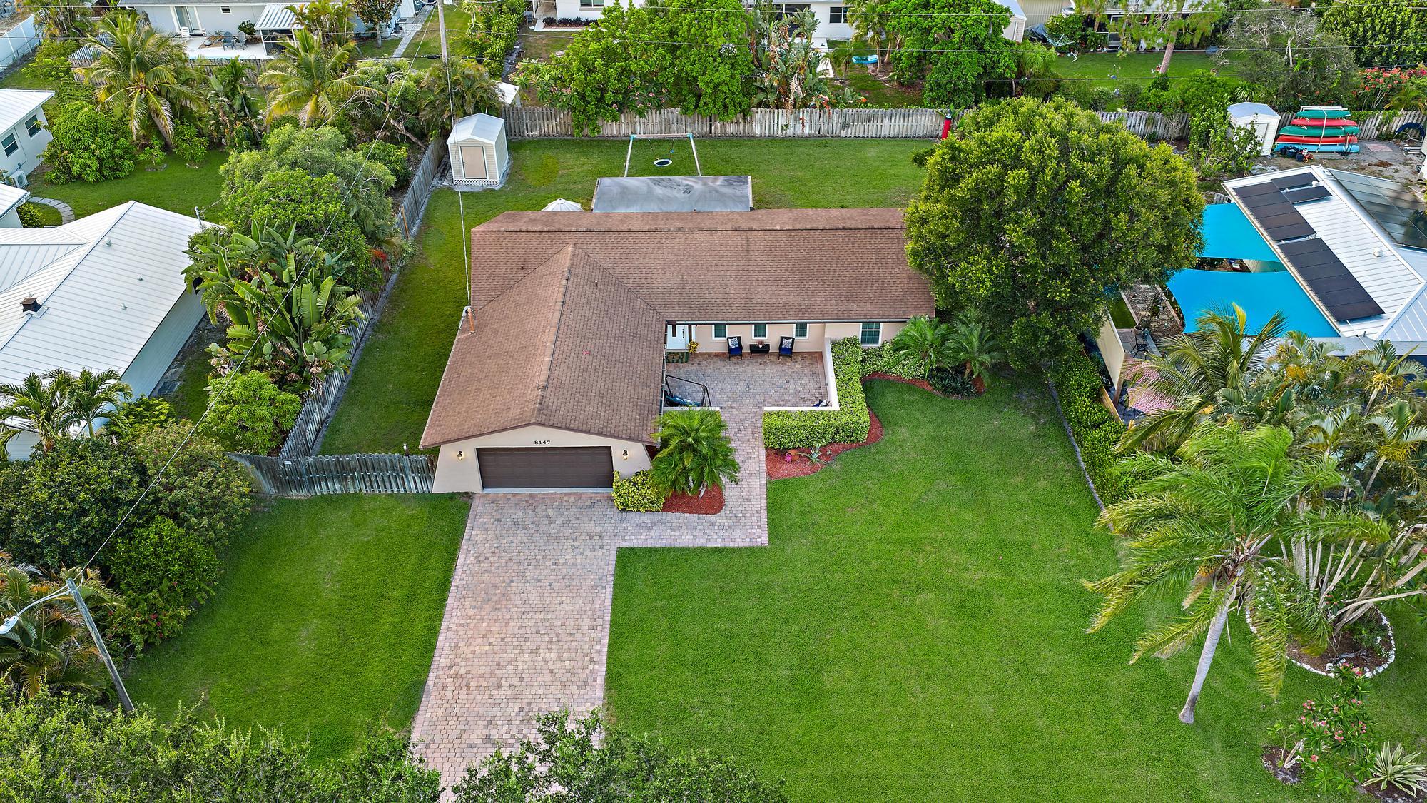 8147 SE Coconut Street