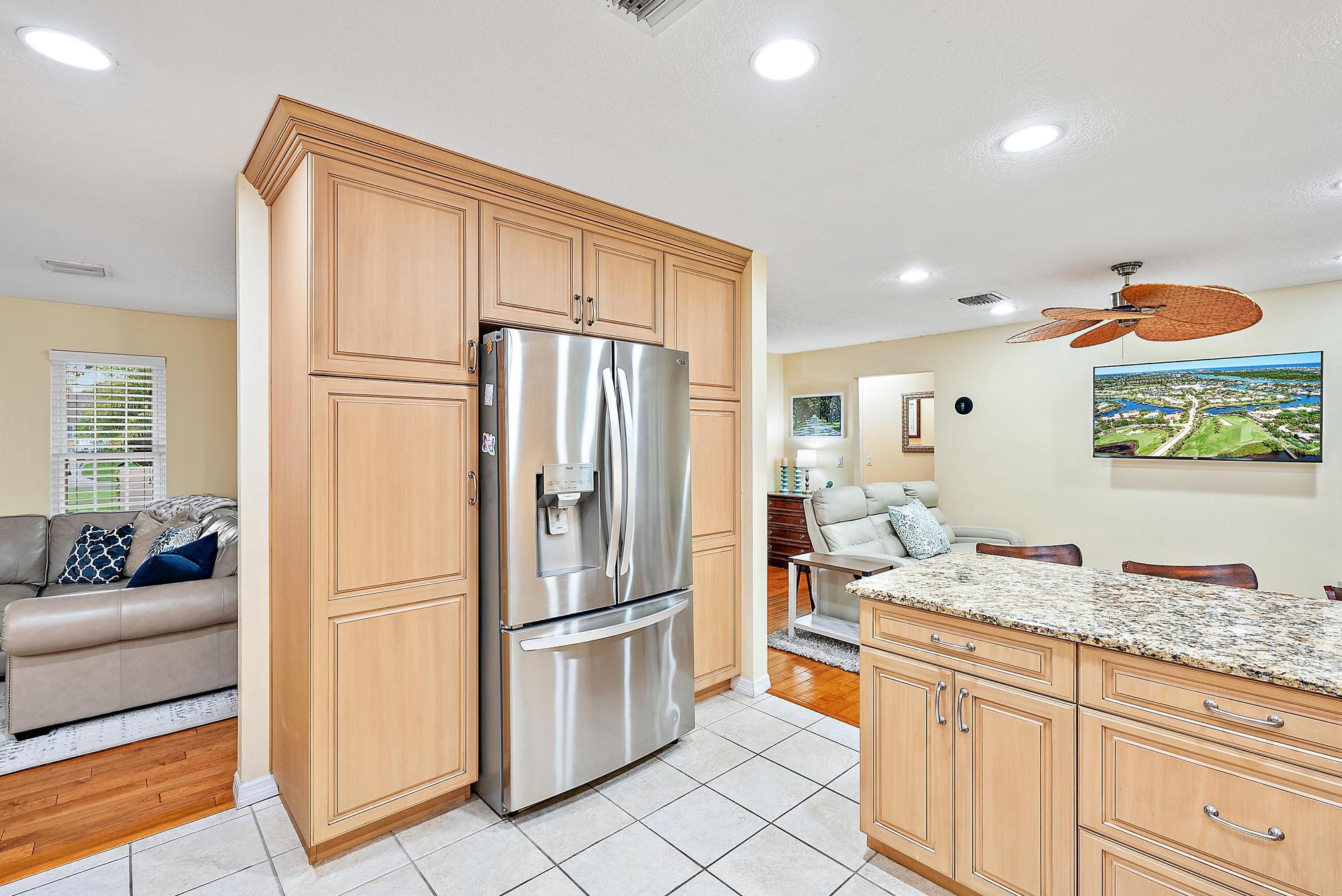 8147 SE Coconut Street