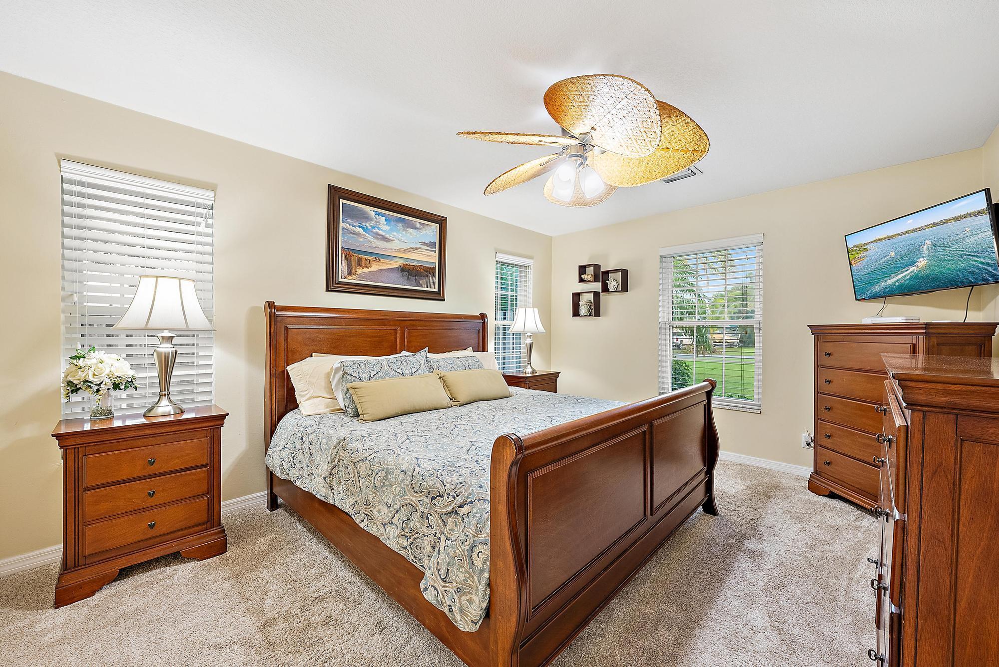 8147 SE Coconut Street