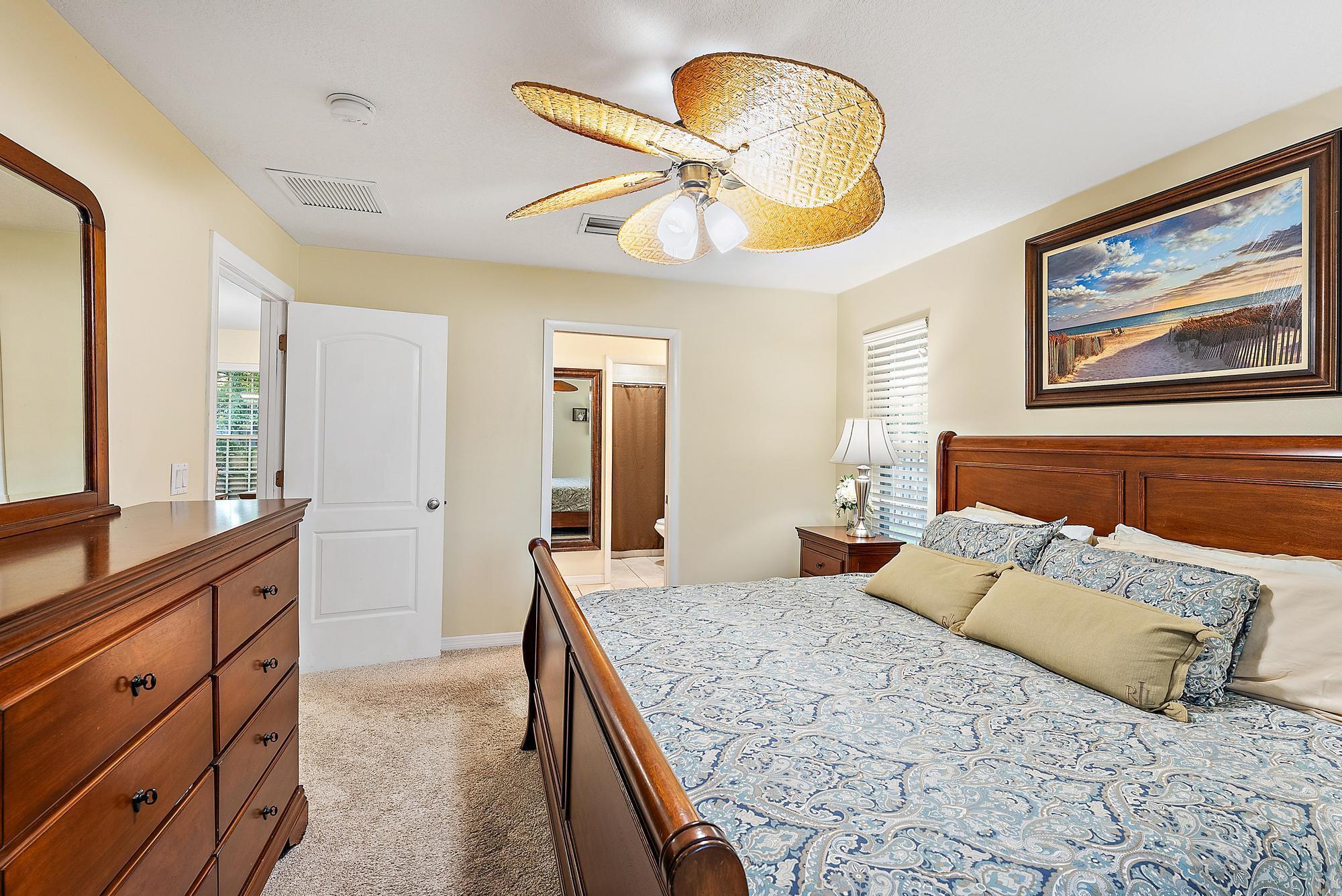 8147 SE Coconut Street