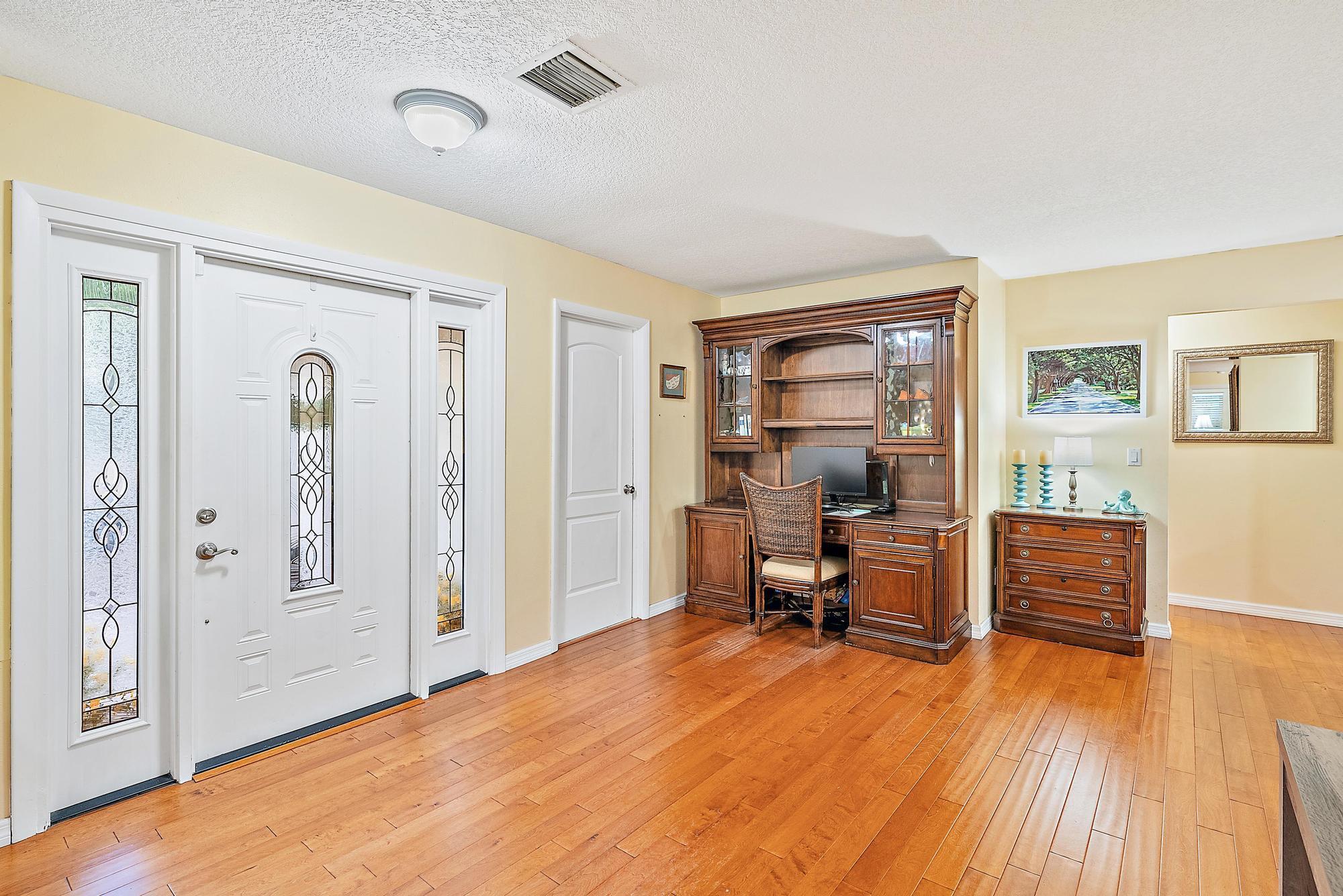 8147 SE Coconut Street