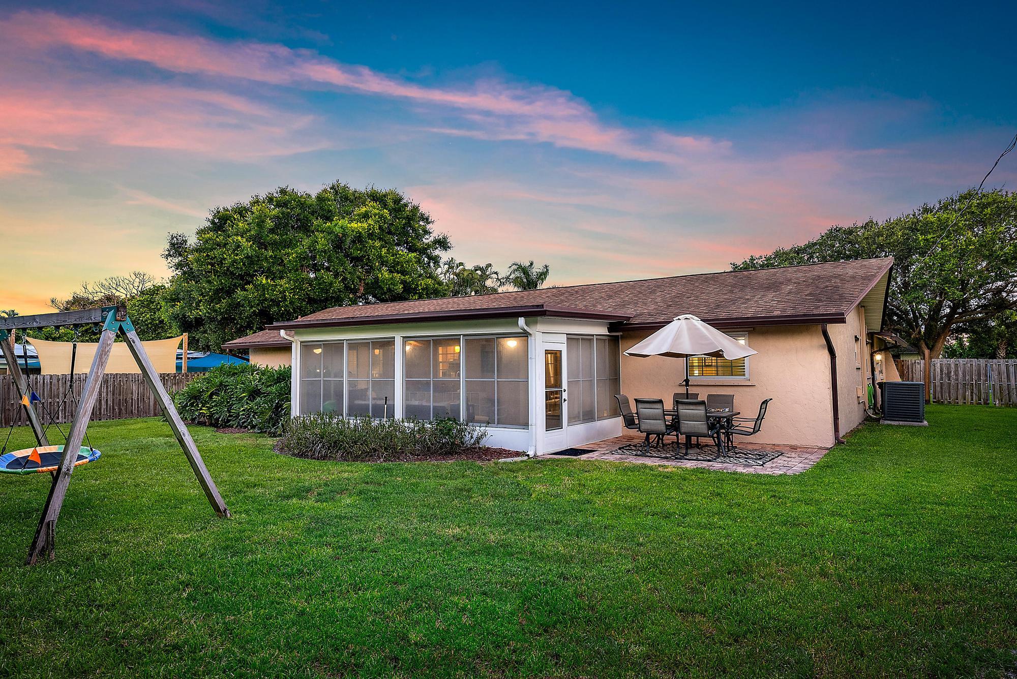 8147 SE Coconut Street