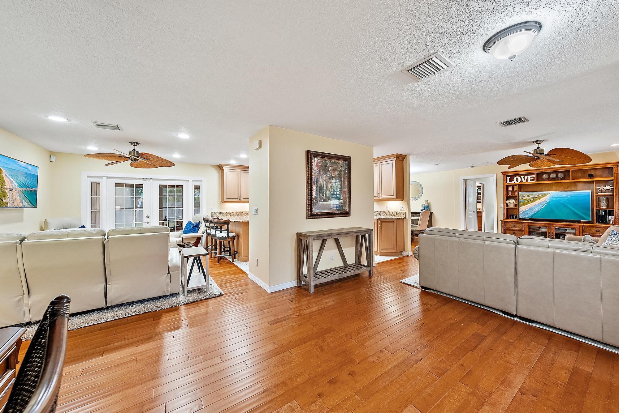 8147 SE Coconut Street