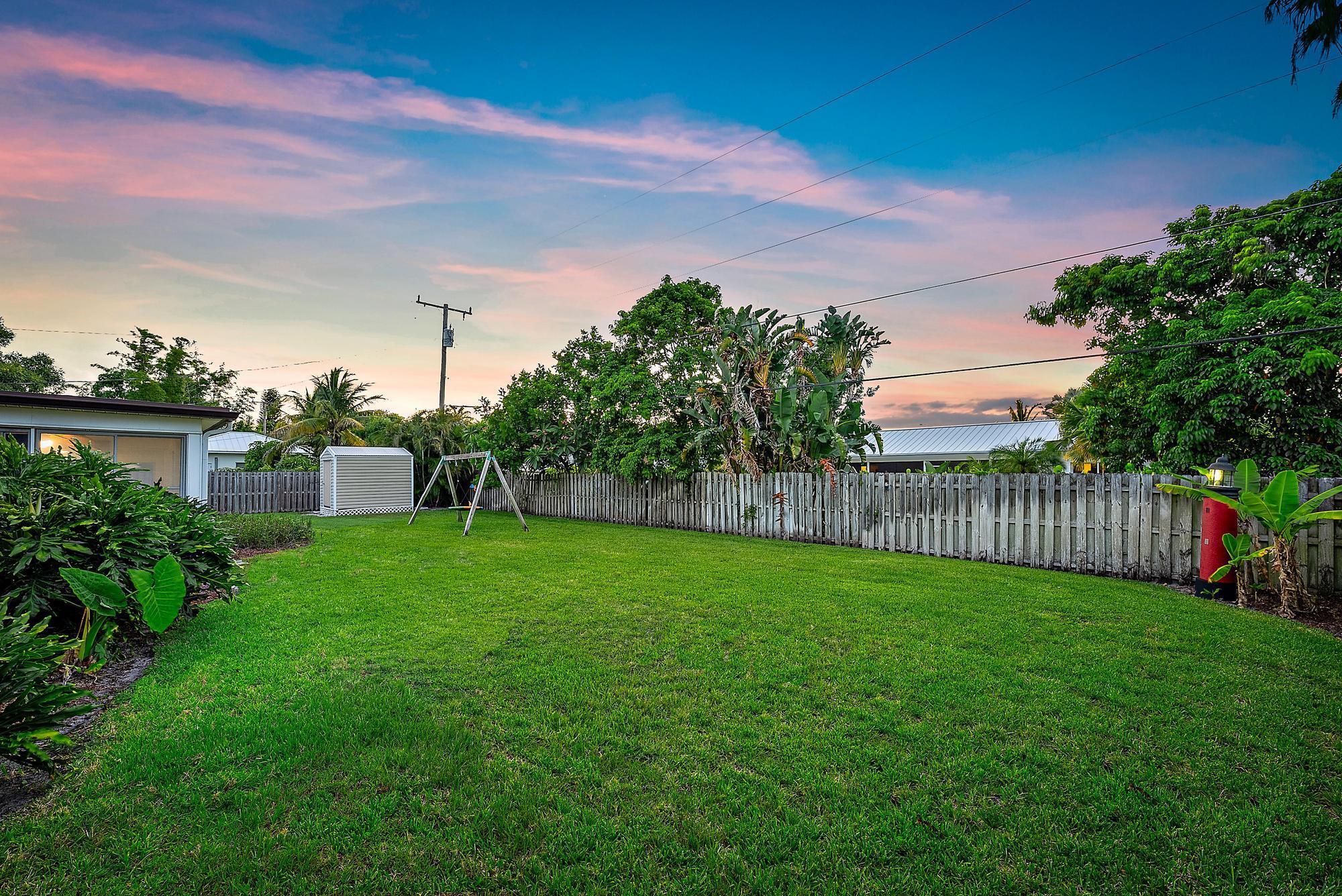 8147 SE Coconut Street