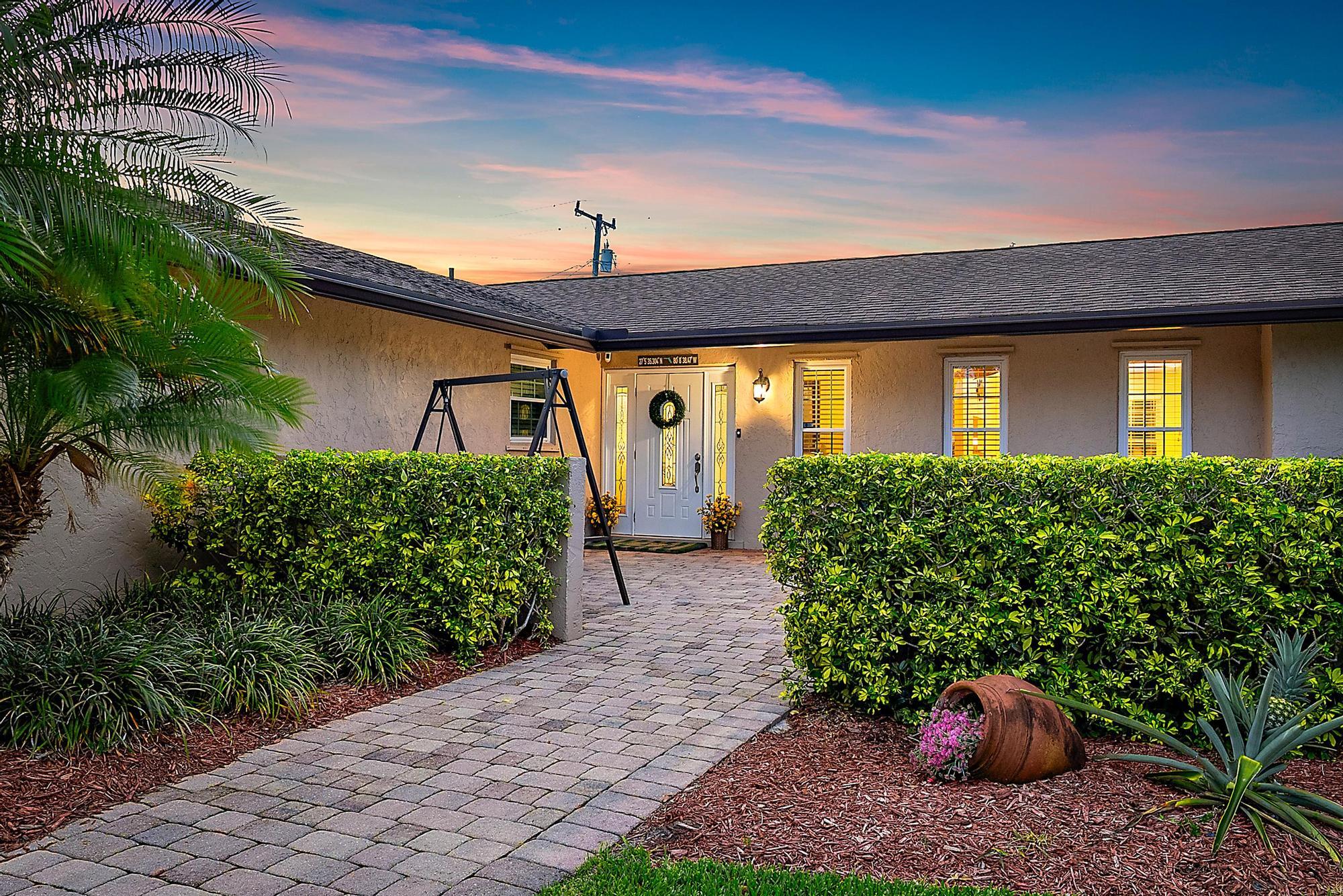 8147 SE Coconut Street