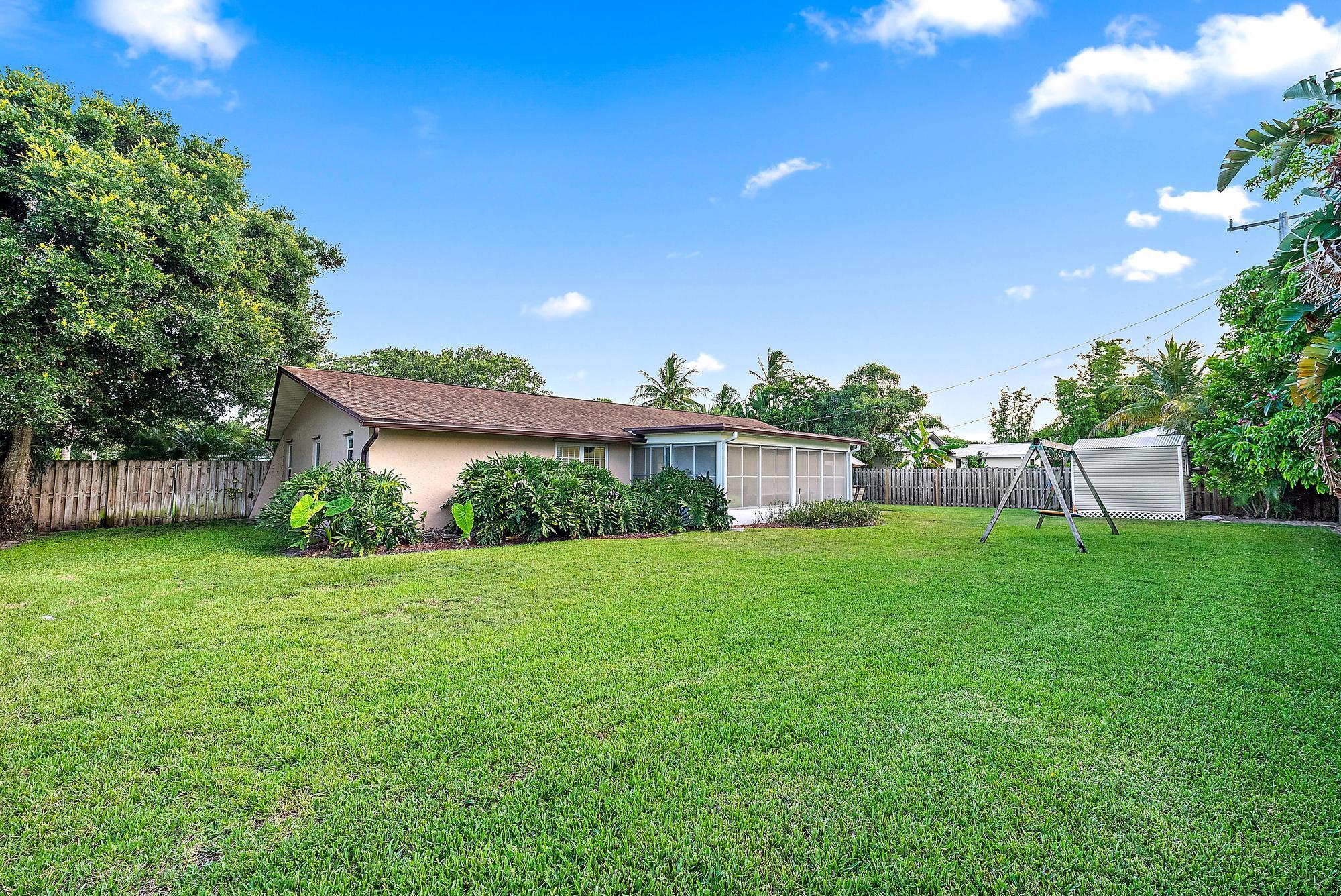 8147 SE Coconut Street