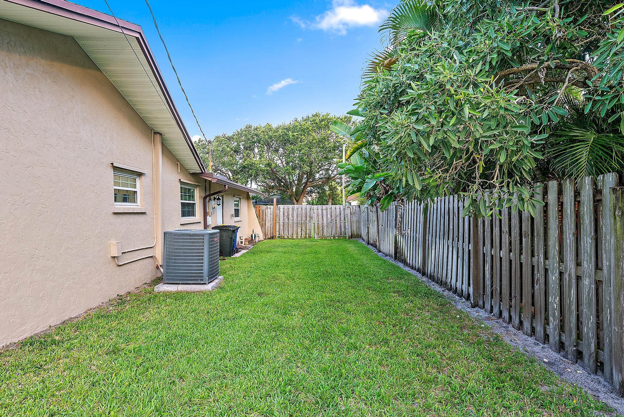 8147 SE Coconut Street